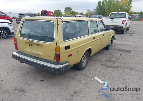 1980 Volvo 245 from USA, damaged, VIN VC24545A1307218